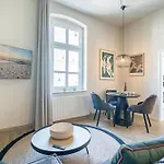 Albertine, App 03 Apartment *
