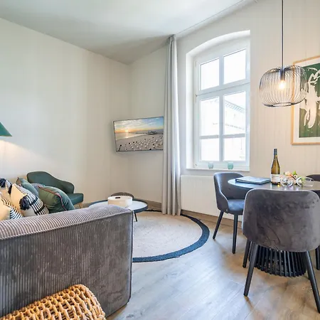 Apartment Albertine, App 03 *
